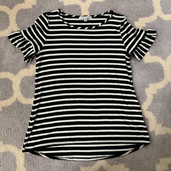 Green Envelope Tops - Green Envelope short sleeve top.